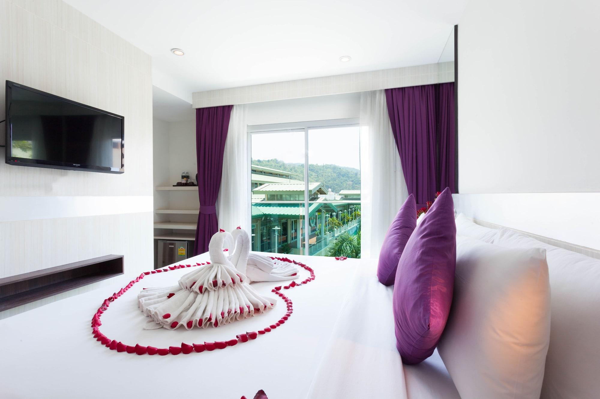 The Aim Patong Hotel Екстериор снимка