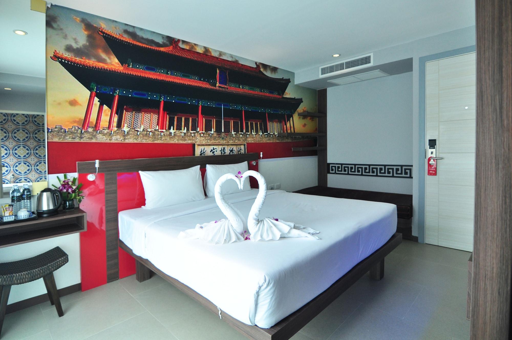 The Aim Patong Hotel Екстериор снимка