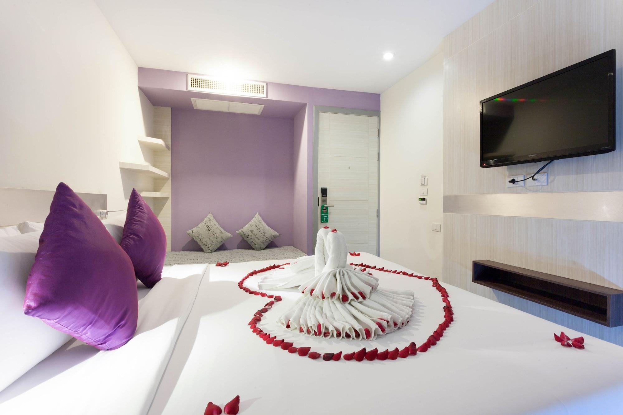 The Aim Patong Hotel Екстериор снимка