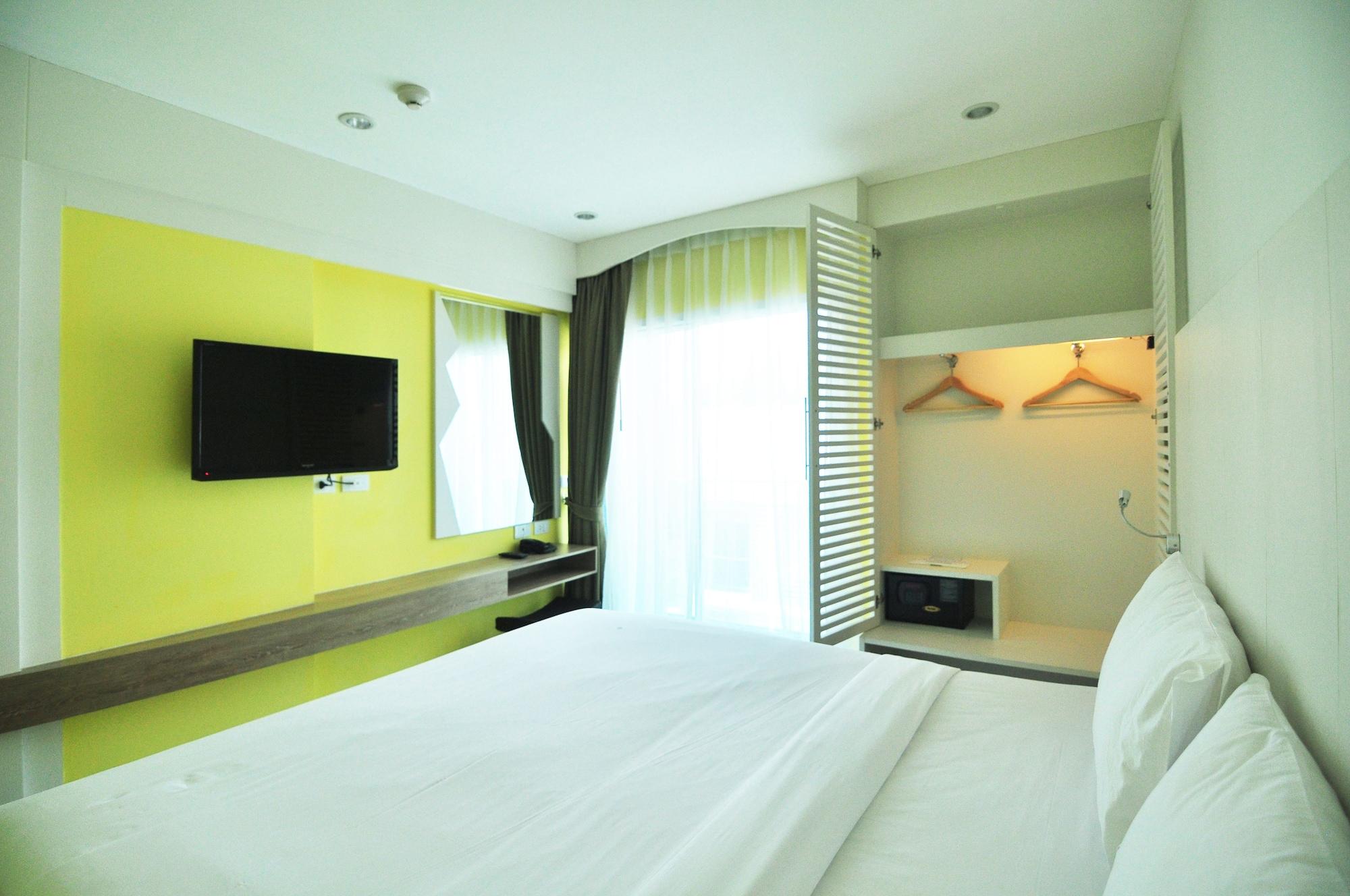 The Aim Patong Hotel Екстериор снимка