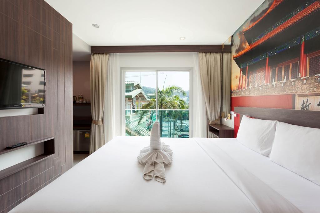 The Aim Patong Hotel Екстериор снимка