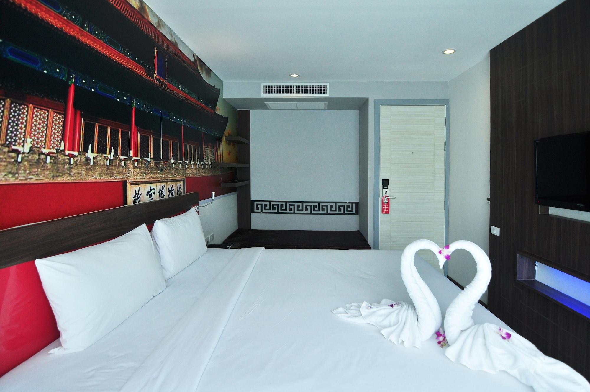 The Aim Patong Hotel Екстериор снимка