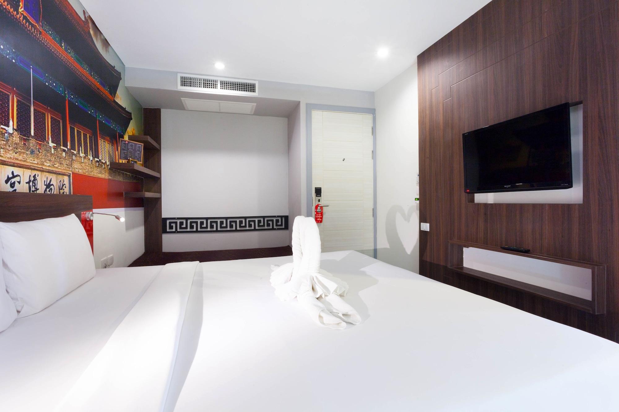 The Aim Patong Hotel Екстериор снимка