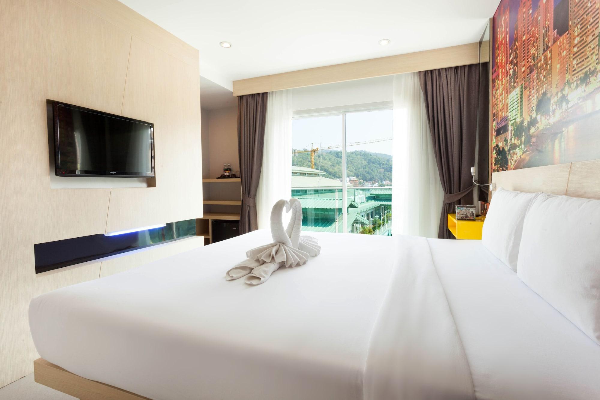 The Aim Patong Hotel Екстериор снимка