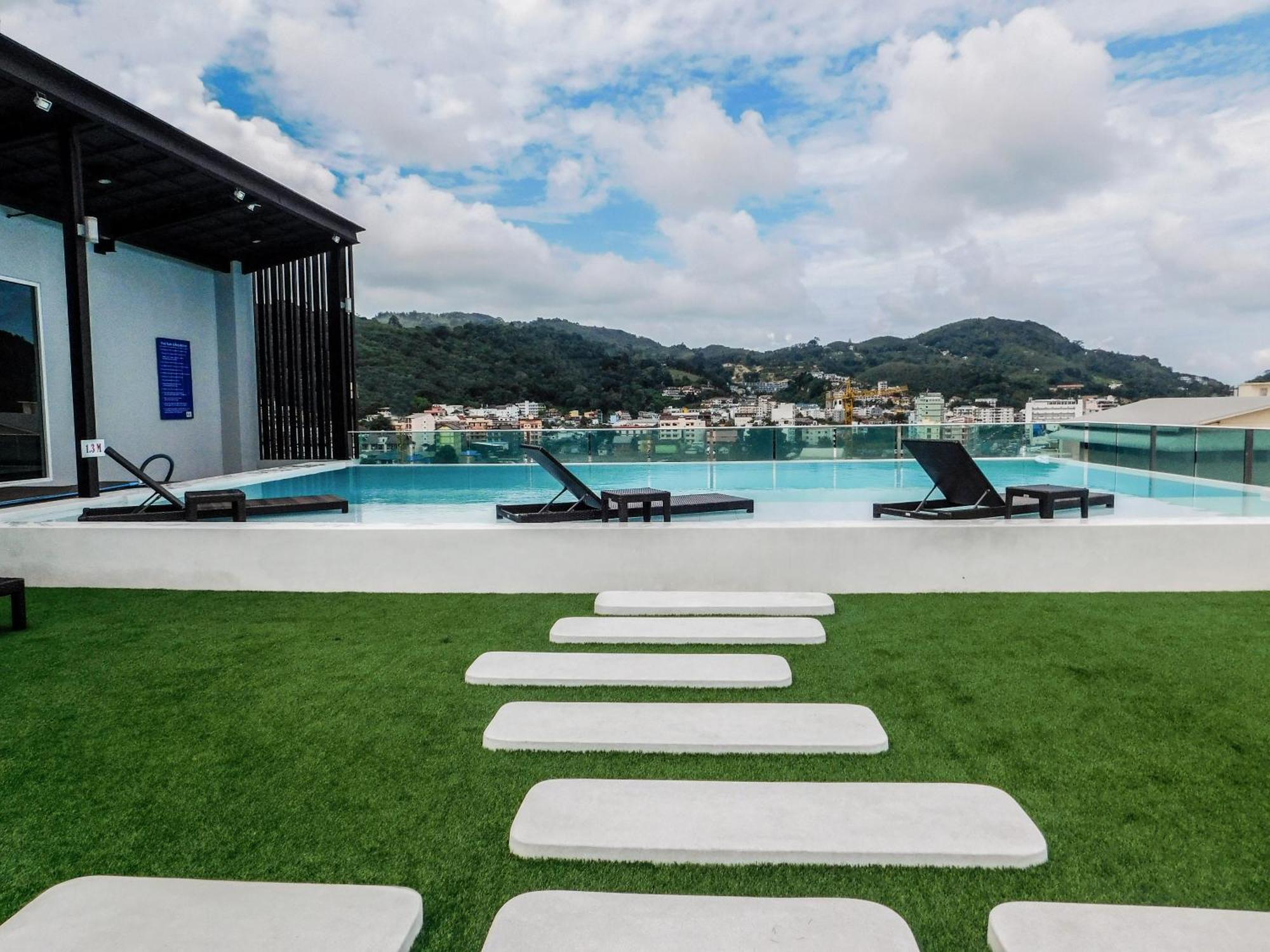 The Aim Patong Hotel Екстериор снимка